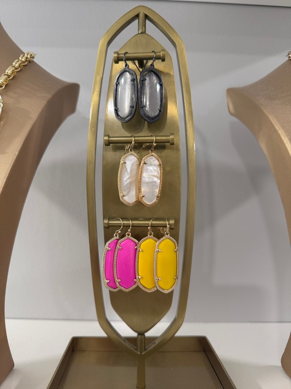 Kendra Scott Elle Earring Collection